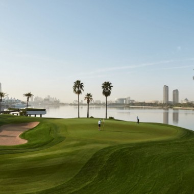 大自然と都会の融合を満喫。ドバイで人気のゴルフコース6選