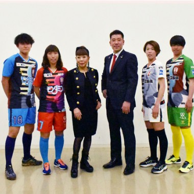 コシノヒロコがINAC神戸のユニフォームをデザイン! ファッション性を高めた女子サッカー用ユニフォームが誕生