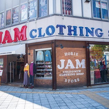 国内最大の海外古着取扱点数を誇る「古着屋JAM(ジャム)」が東京最大規模の古着屋を原宿にオープン