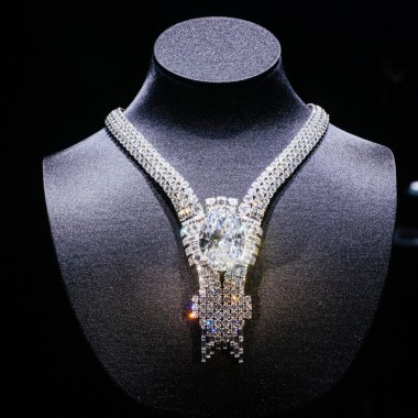 ティファニーが80カラットを超える「エンパイア ダイヤモンド」をセットした特別なネックレスをドバイで公開