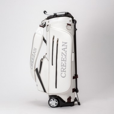 鞄職人の技術を結集したブランド「クリーザン」から初のゴルフコレクションが登場、イセタン 羽田ストアのポップアップで先行販売