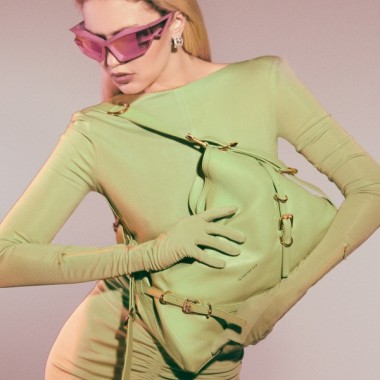 ジバンシィが2023年春夏ウィメンズグローバル広告キャンペーンを発表。ジジ・ハディッドらがコレクションのキールックを着用