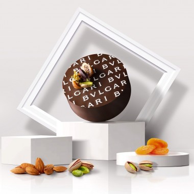 ブルガリ イル・チョコラートのドライフルーツなど様々な素材の風味と食感をひとつに纏め上げた「小さなチョコレートケーキ」