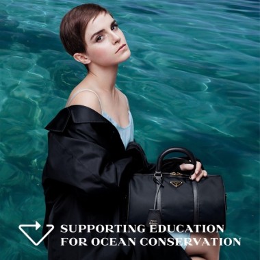 プラダがRe-Nylonコレクションの広告キャンペーンを発表。エマ・ワトソンとベネディクト・カンバーバッチを起用
