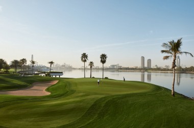 大自然と都会の融合を満喫。ドバイで人気のゴルフコース6選