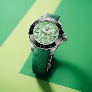 タグ・ホイヤーがダイヤルとストラップにグリーンの色調を採用した大坂なおみとのコラボモデルを発表