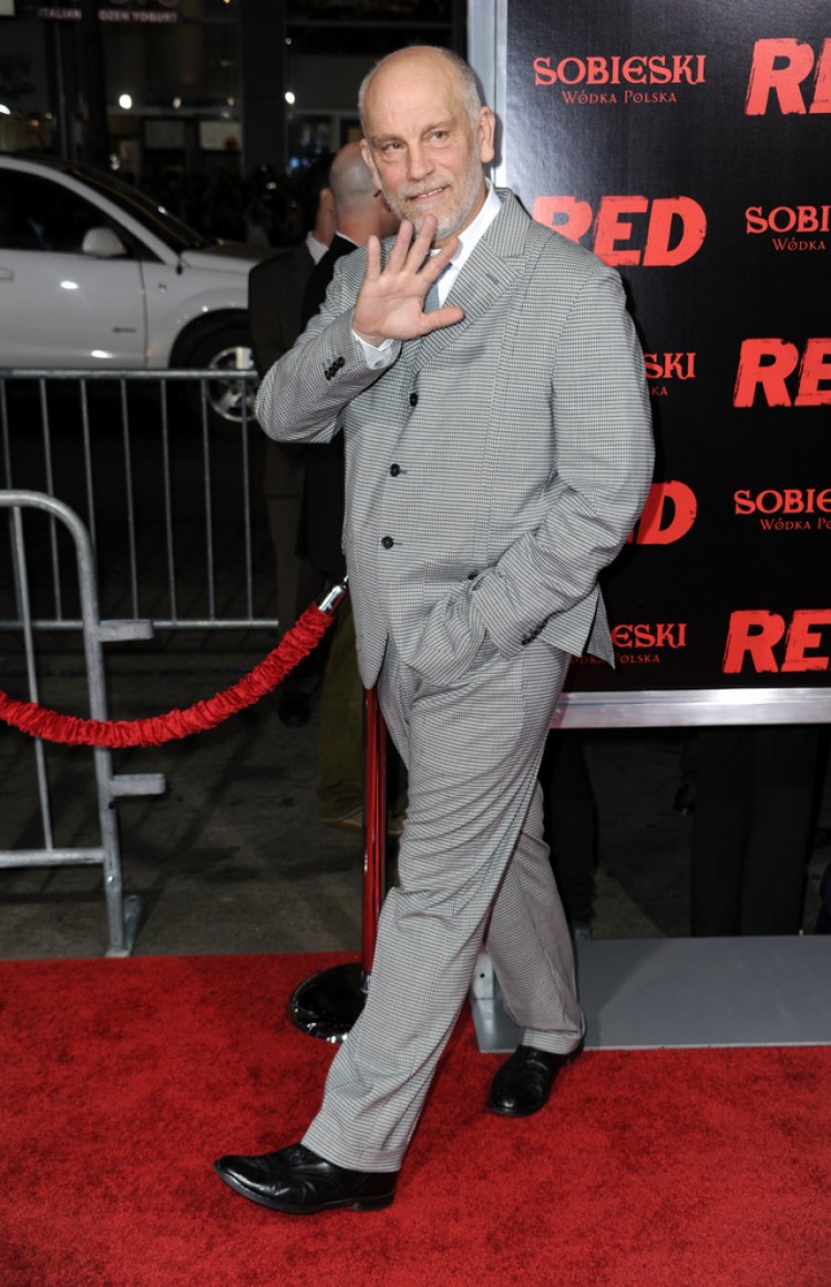 12月9日は俳優ジョン・マルコヴィッチの誕生日です ART&CULTURE FASHION HEADLINE