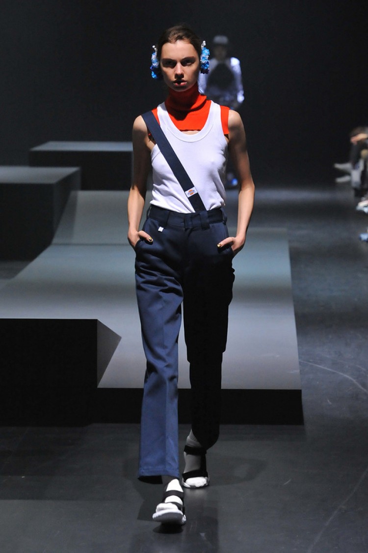 ファセッタズムは大胆なドレスダウンを提案 15ssウィメンズ Fashion Fashion Headline