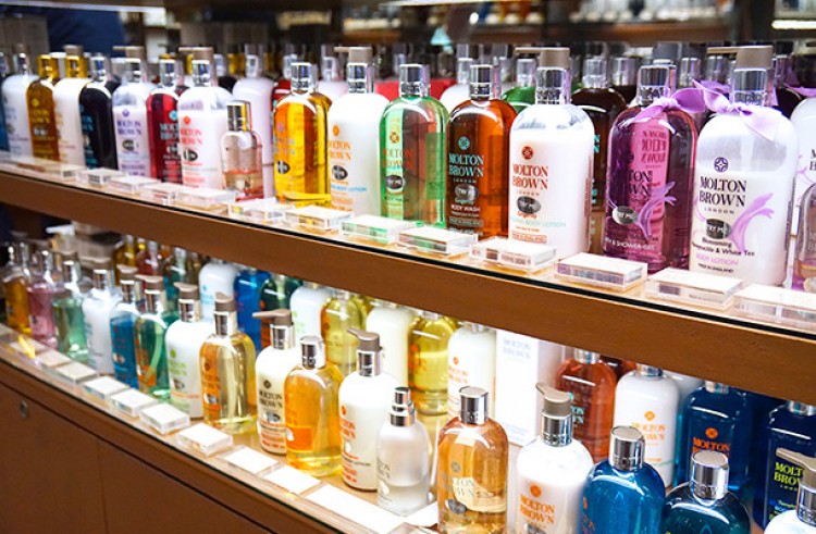 伊勢丹メンズが提案する 父の日の コスメ クラランスやモルトンブラウンからキットが登場 Beauty Fashion Headline