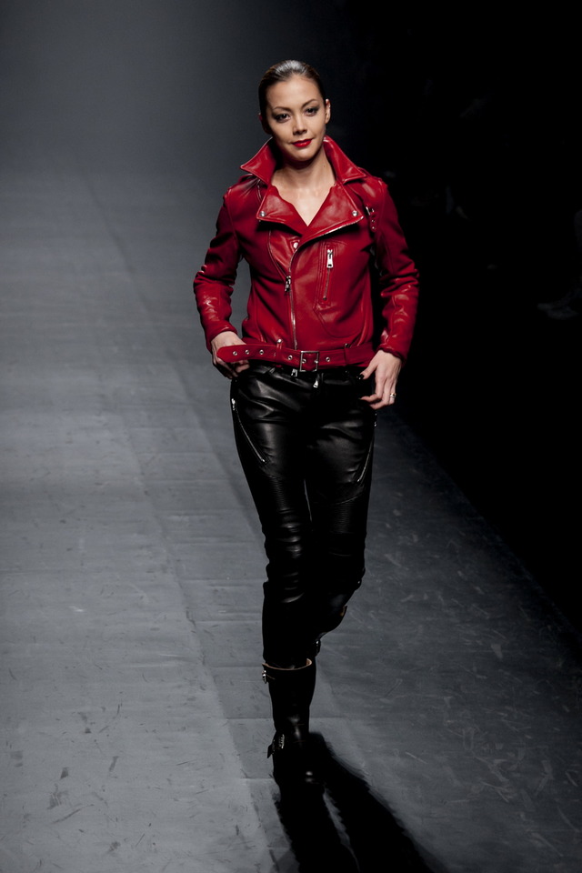 13 14aw東京コレクション 冨永愛 土屋アンナが登場した ウノピュウノウグァーレトレ のアメリカンビンテージ Photo 38 42 Fashion Headline