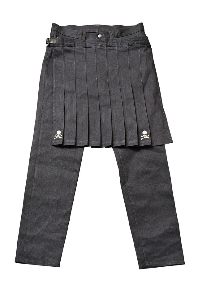 マスターマインド ブラック コム デ ギャルソンのパンツ。コム デ ギャルソンのスカートパンツをマスターマインドらしくカスタマイズ