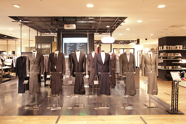 伊勢丹新宿店メンズ館2階インターナショナル クリエーターズで開催中の「ELEGANT SUITS for JAPAN PROJECT」