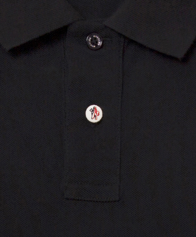 第2ボタンはモンクレールのロゴ柄