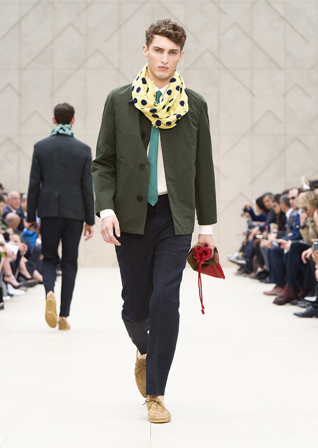 バーバリープローサム は英国紳士のアウトドアスタイルをポップカラーで 14ssロンドンメンズ Photo 14 49 Fashion Headline
