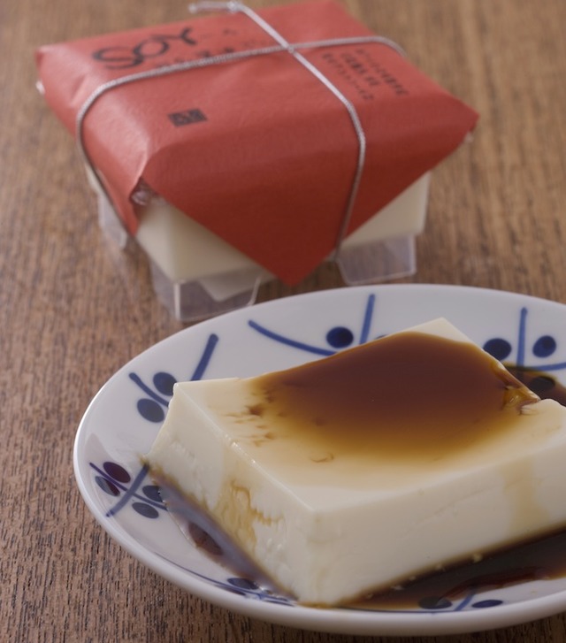 SOY豆乳醤油プリン350円。自家製醤油蜜は辛さと甘さが絶妙バランス