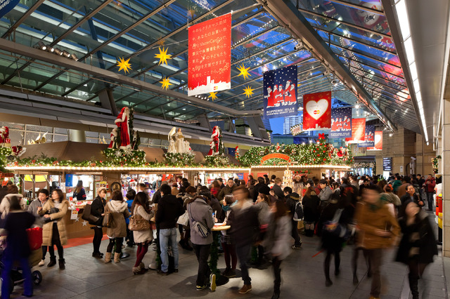 大屋根プラザ「クリスマスマーケット」（2012年）