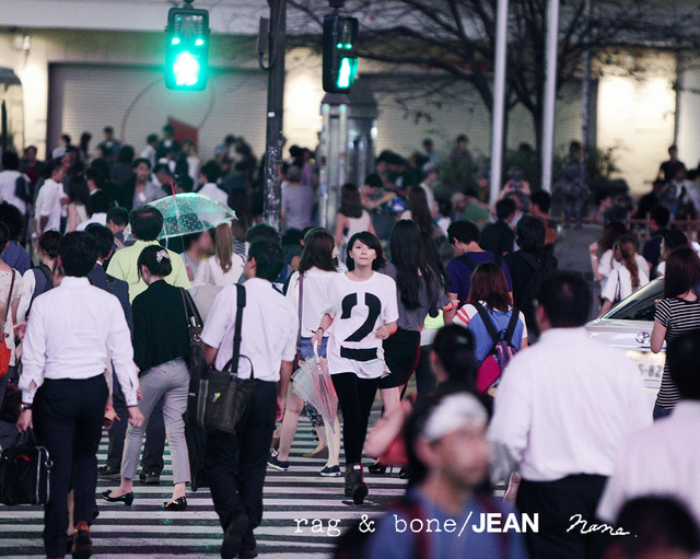「rag & bone / JEAN」広告で榮倉奈々は渋谷を舞台に撮影
