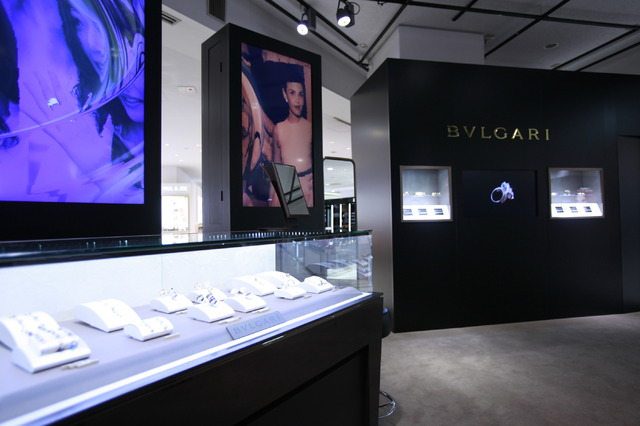 「進化するアイコン －Innovative Design of BVLGARI－」（伊勢丹新宿店1階）