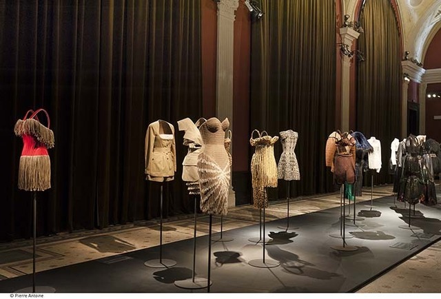 パリのガリエラ服飾美術館で開催中のアライア展