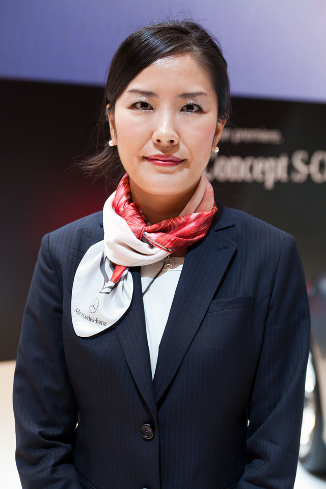 モーターショー制服のこだわり1 2 メルセデスはエーディグリーファーレンハイト 東京モーターショー13 Photo 5 10 Fashion Headline