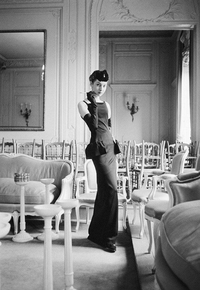ドレス："ガゼットドゥボントン" 1954秋冬オートクチュール Hライン