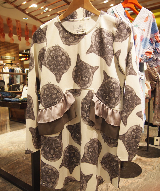 BORTSPRUNGT. 猫ワンピース新品タグ付き 新宿伊勢丹は猫づくし！サンデーイシューが猫ショップ限定