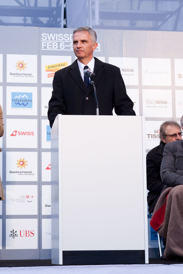 「スイス・デイズ」開会式にて挨拶を述べるブルカルテール大統領