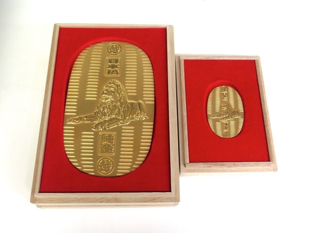 K24（純金）の大判（100万円）と小判（10万円）