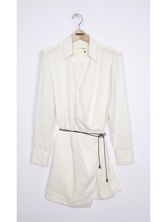 限定アイテム「Wrap Dress white linen」3万5,640円