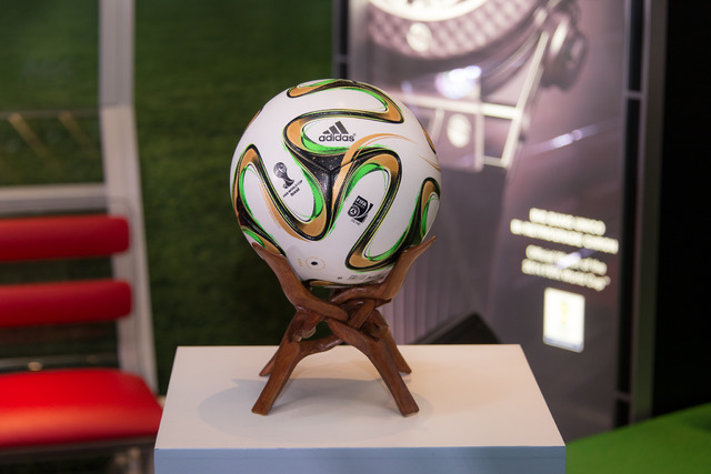 2014FIFAワールドカップ ブラジルの公式サッカーボール
