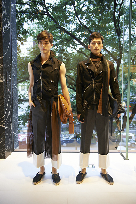 新生ロエベ世界初店舗 表参道にオープン Jwアンダーソン作る時空融合ショップ Photo 17 27 Fashion Headline