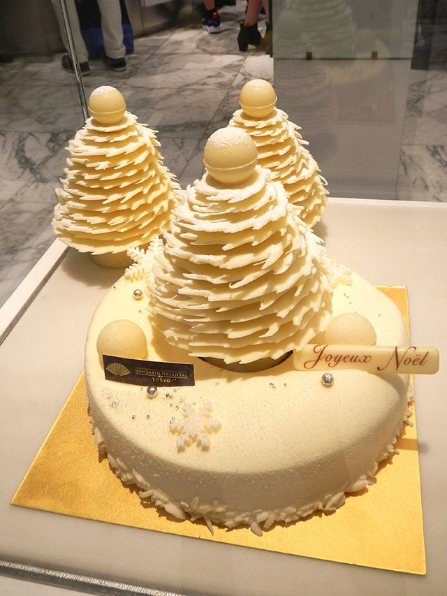 マンダリン東京、ツリー＆雪景色のケーキなど新作クリスマスケーキの予約をスタート