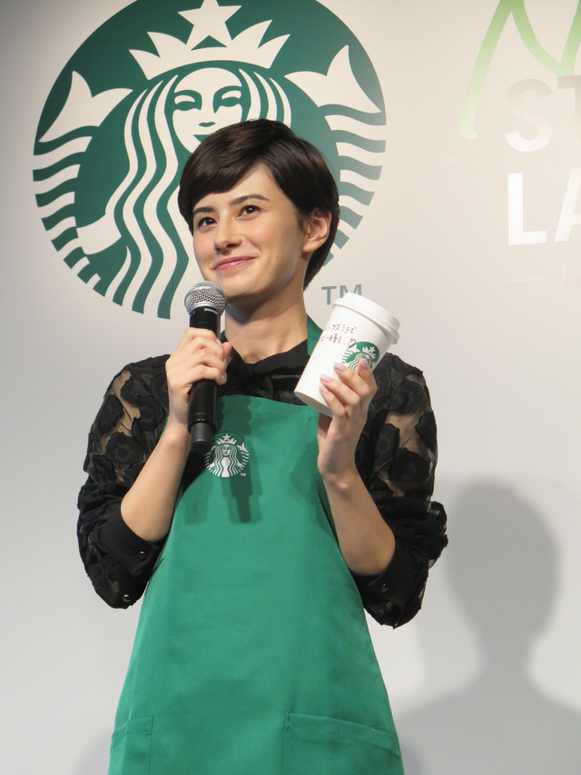 スターバックス ラテの大ファンであるホラン千秋さん