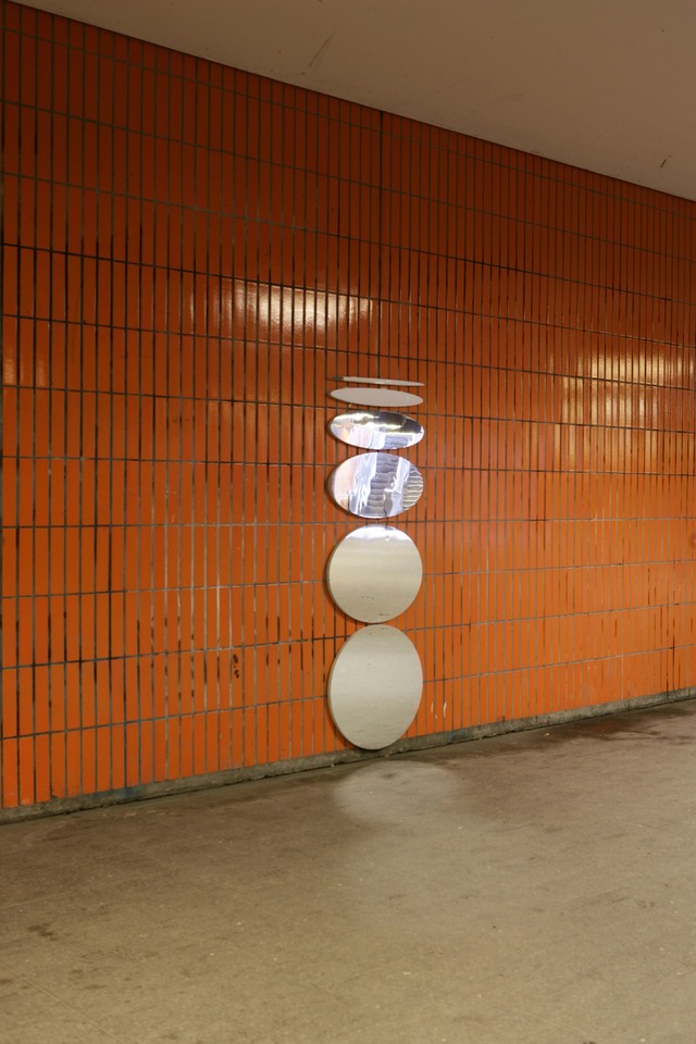 Olafur Eliasson Mirror stack, 2010 Aluminium foamcore mirror