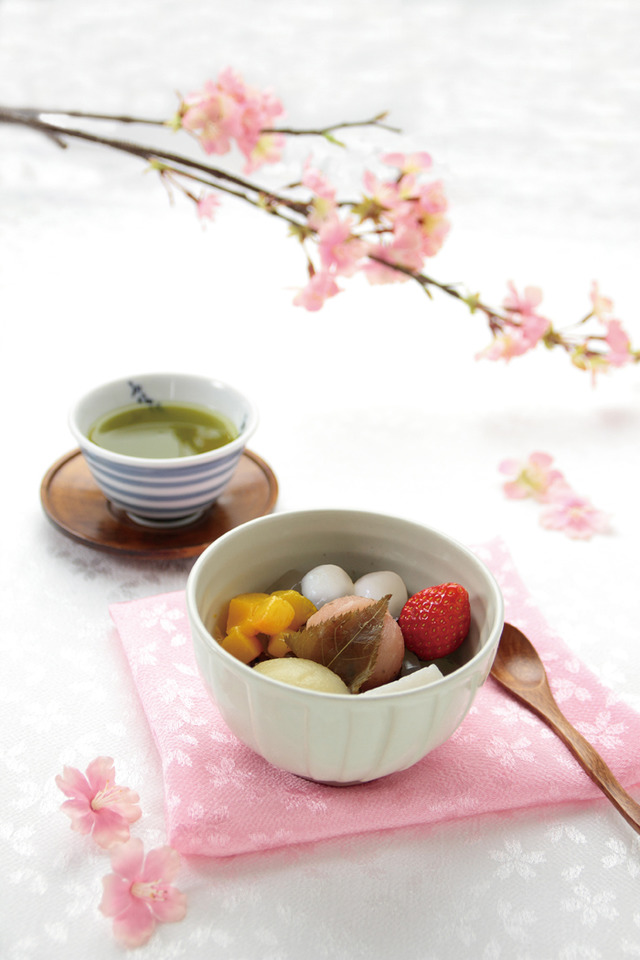 コレド桜WEEKSから「箔座日本橋」の「お茶席 限定菓子「山桜」抹茶セット」（1,080 円）