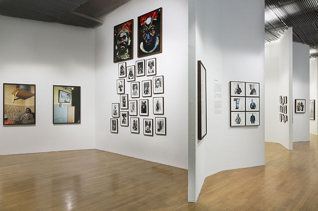 マックイーン、ガリアーノ、カール撮った伝説的写真家個展、ミラノで