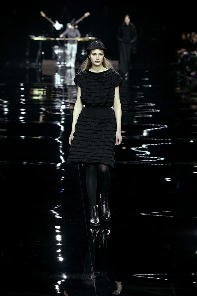 イッセイミヤケは色で3dの服を織る 15 16秋冬ウィメンズ Photo 11 41 Fashion Headline