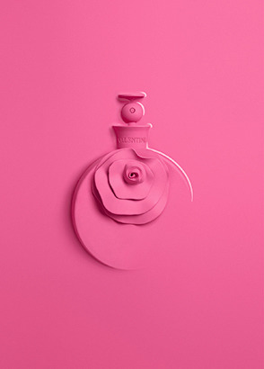 ヴァレンティノに極ピンクな新作フレグランス登場 | PHOTO(1/2) | FASHION HEADLINE