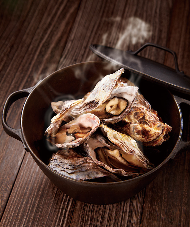 レストランバー「La Terrasse-Oyster&International-」の蒸し牡蠣