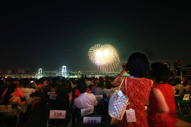 「リストランテ マンジャーレ お台場」が東京湾大華火祭が行われる8月8日限定で「花火大会鑑賞プレミアムディナー」を提供