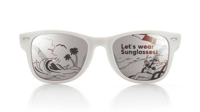 各出店場所や夏をイメージしたプリントをあしらったオリジナルサングラスを発売