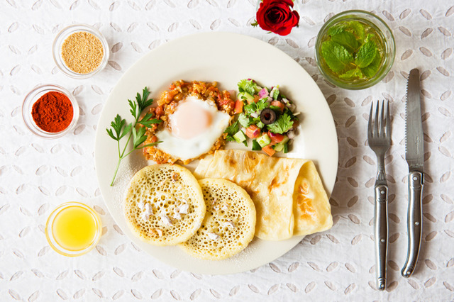 「ワールド・ブレックファスト・オールデイ」が提供する、モロッコの朝ごはんをイメージしたワンプレートメニュー