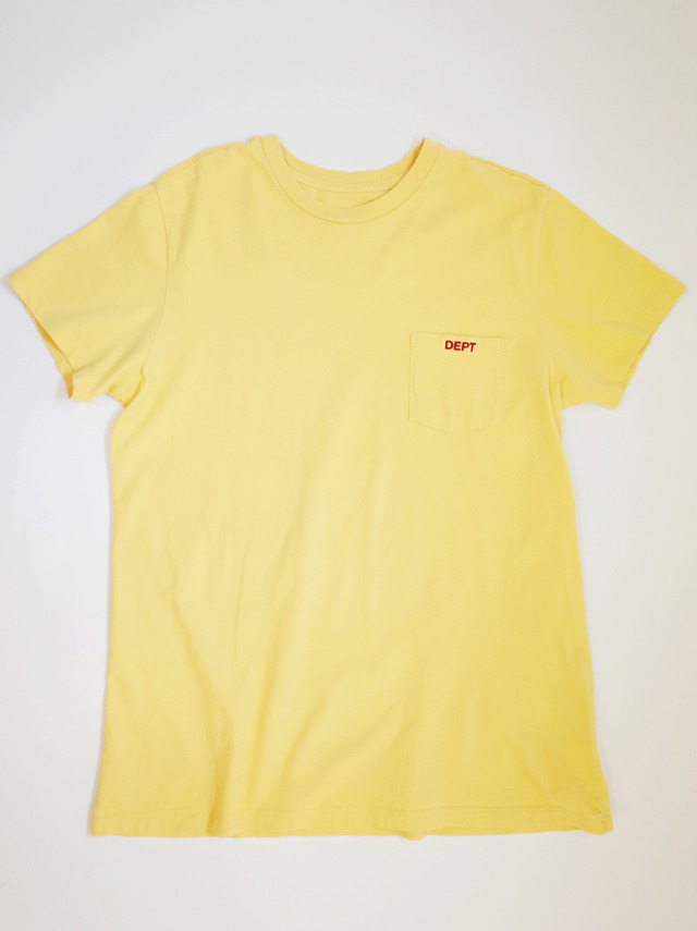 オープン当日に１万5,000円以上購入した人には、デプトのロゴ刺繍入りTシャツを先着でプレゼント