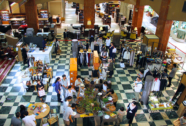 会場内の様子（日本橋三越本店本館1階中央ホール）