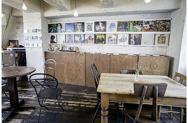 下北沢にあるカフェ&バーCITY COUNTRY CITYの雰囲気を伊勢丹新宿店でも再現するという