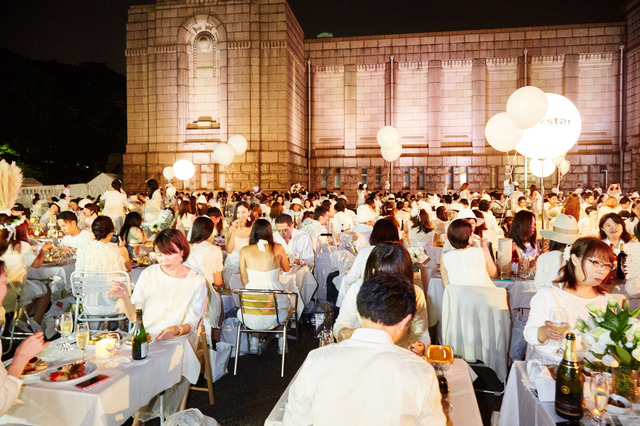 ドレスコードは“白”、日本初上陸のディナーパーティ「ディネ・アン・ブラン（Diner en Blanc）」