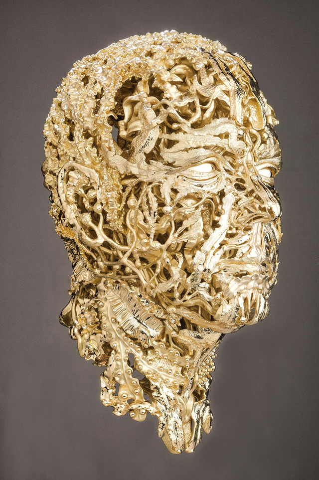ダミアーニがバリー・エックス・ボールとのコラボレーションによって制作したモナコ公国アルベール2世の金の彫像を制作