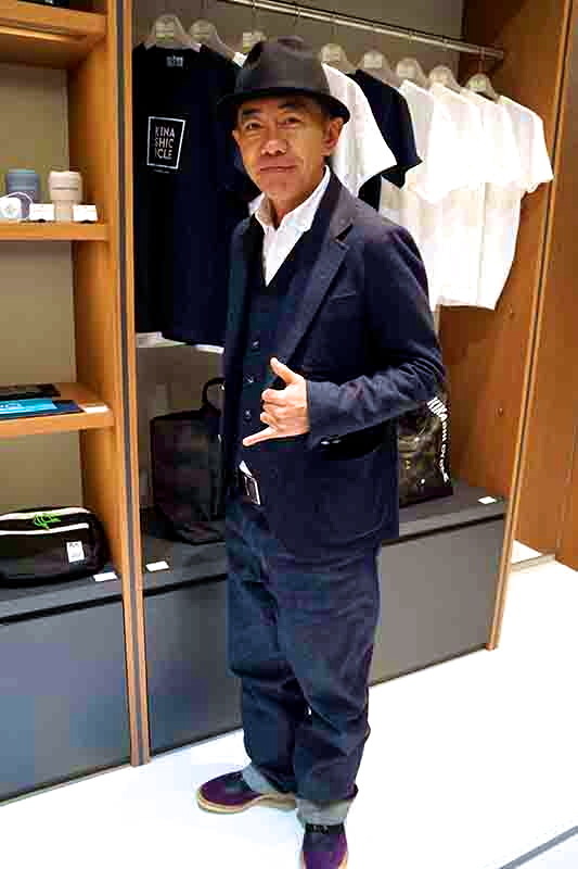 開店初日に来場した木梨憲武氏