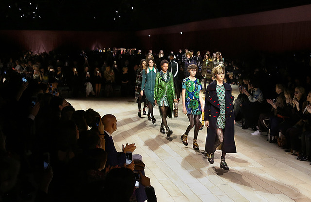 [LOOK] Burberry February 2016 Women's Collection | PHOTO(59/76 ...