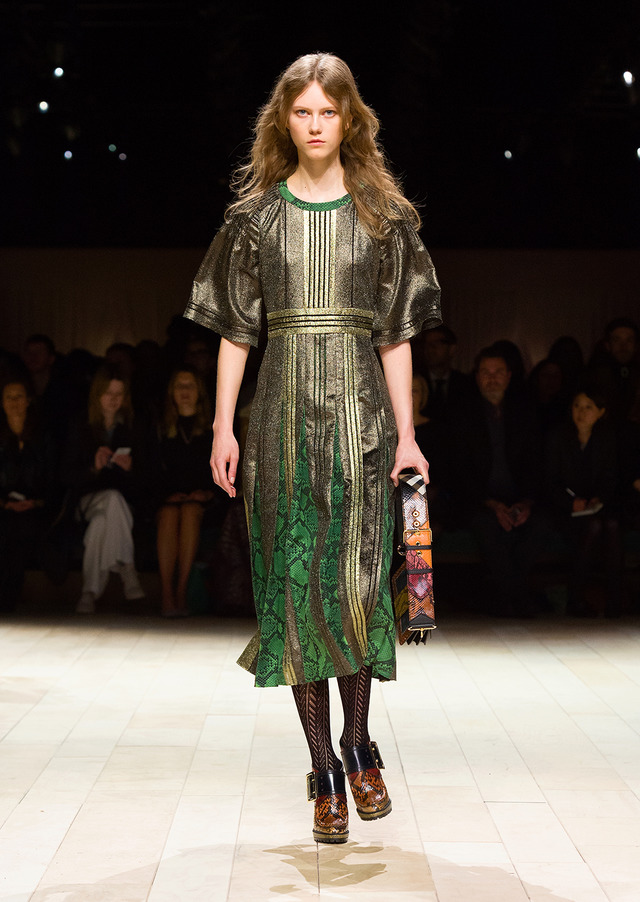 [LOOK] Burberry February 2016 Women's Collection | PHOTO(26/76 ...